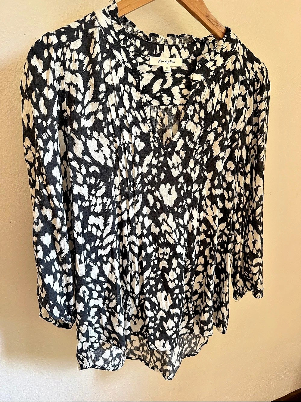 Monday Fun Animal Print Blouse in Black & White Size Medium Like New